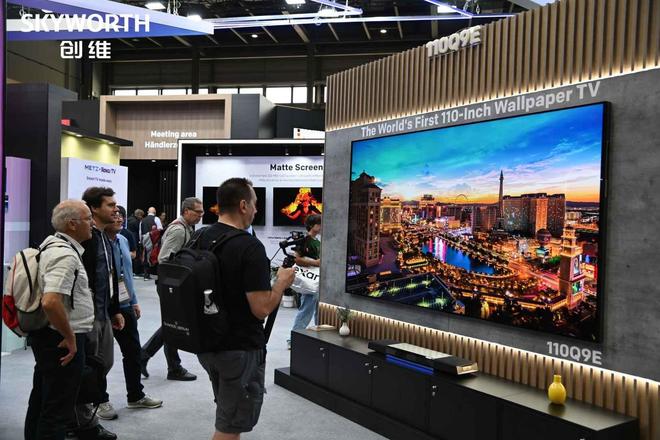 A 2025全球化布局助推高端转型电子pg创维集团多元生态亮相IF(图5)